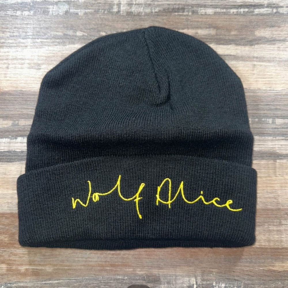 Wolf alice beanie